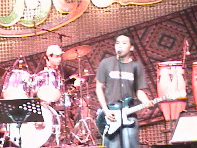 pjandjonasstage.jpg